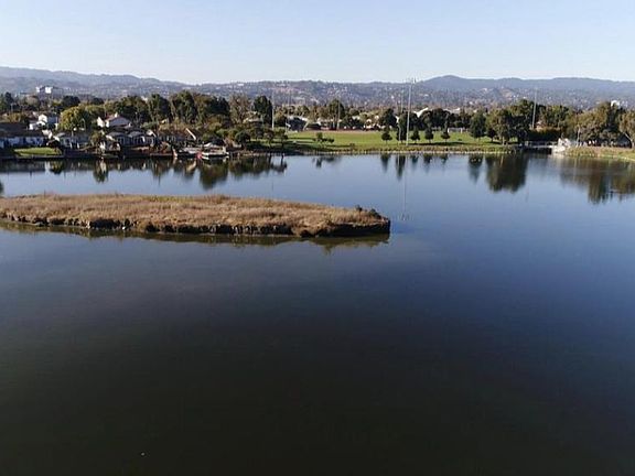 2nd image of 551 Starboard Dr