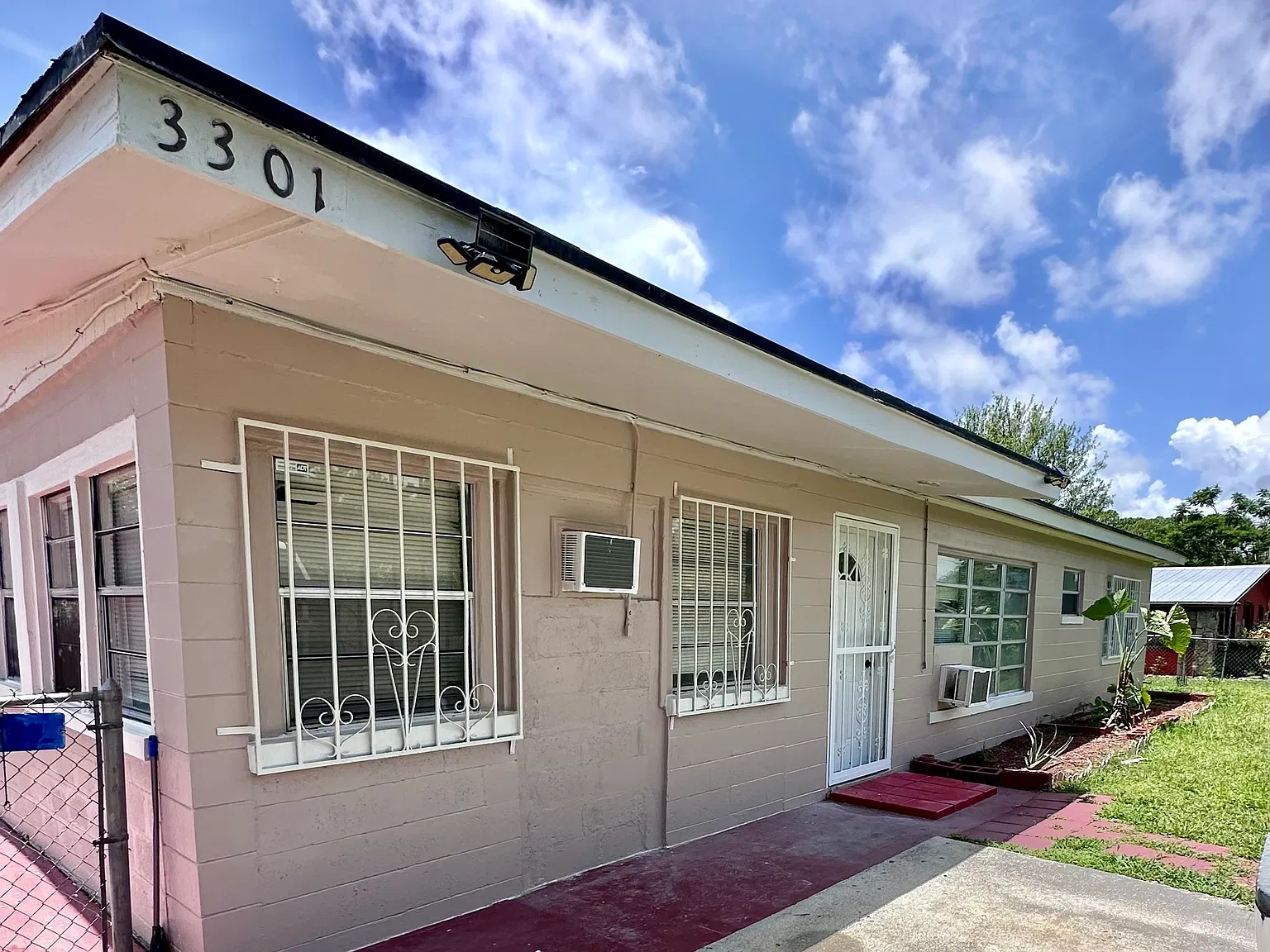 3 bed, 1230 sqft, $1,550 — Photo 2