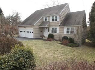 1073 High St, Fairfield, CT 06824
