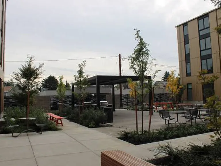 5560 NE 42nd Ave — Photo 19