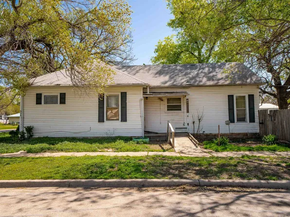 304 E 13th St, Wellington, KS 67152