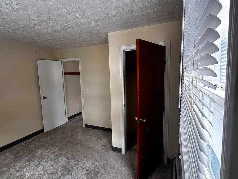 562A Lake Ave — Photo 5
