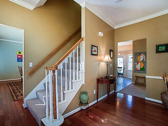 4th image of 319 Claymont Cove Ct