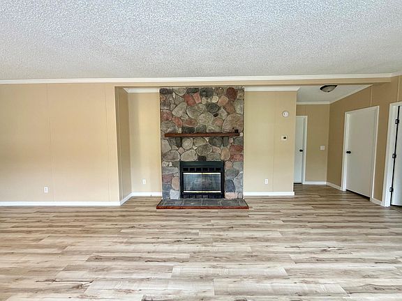 4th image of 13C Hickory Ln