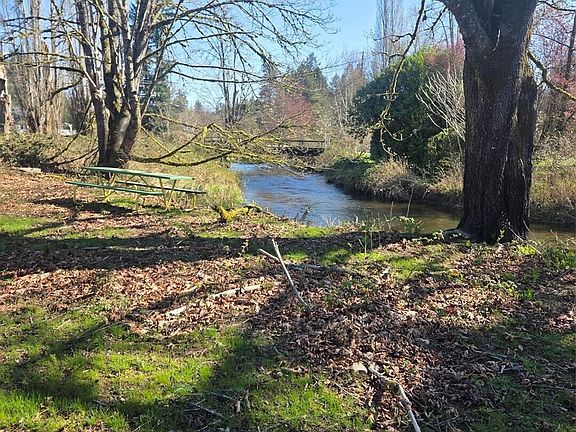 3rd image of 23022 Yeager Road