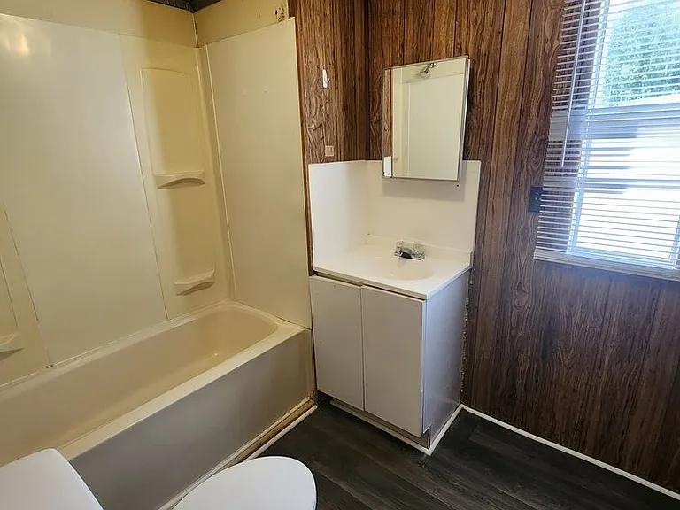 1219 W Oglethorpe Hwy — Photo 9