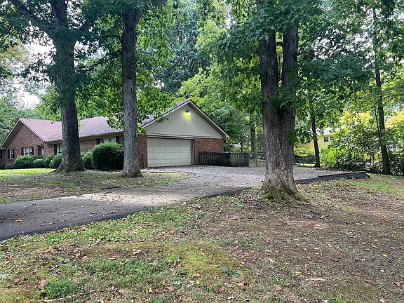 4th image of 94 Woodbrier Dr