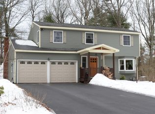 18 Rip Van Ln, Ballston Spa, NY 12020