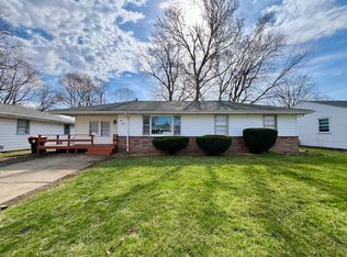 880 Eastview Dr, Rantoul, IL 61866