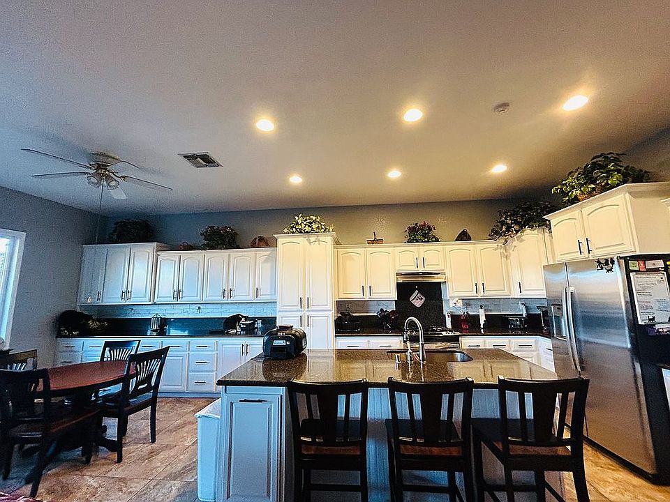 Large modern Kitchen