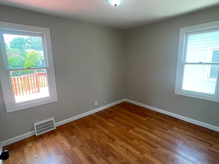 12317 Darlington Ave — Photo 4