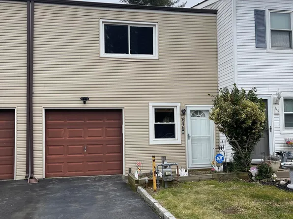 646 Randall Way, Aberdeen, NJ 07747