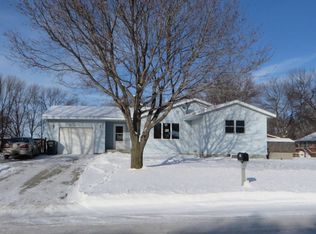 817 Pleasantview Dr SE, Willmar, MN 56201