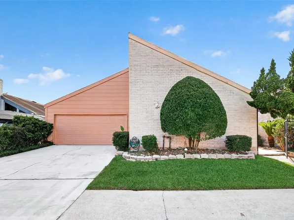11042 Bellbrook Dr, Houston, TX 77096