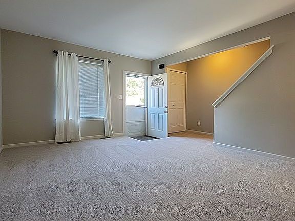 4th image of 45829 Kensington St