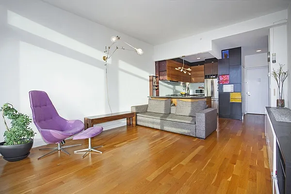 Rented by Space Marketing Shop | media 19