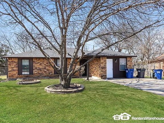 3rd image of 208 Rose Way