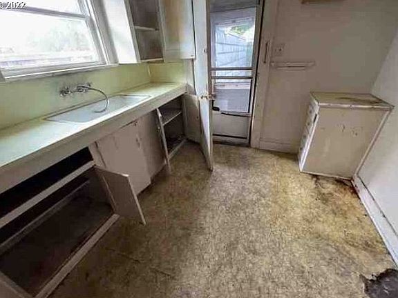 4th image of 2525 N Lombard St Unit A