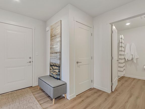 3rd image of 314 E Railroad Ave #B302
