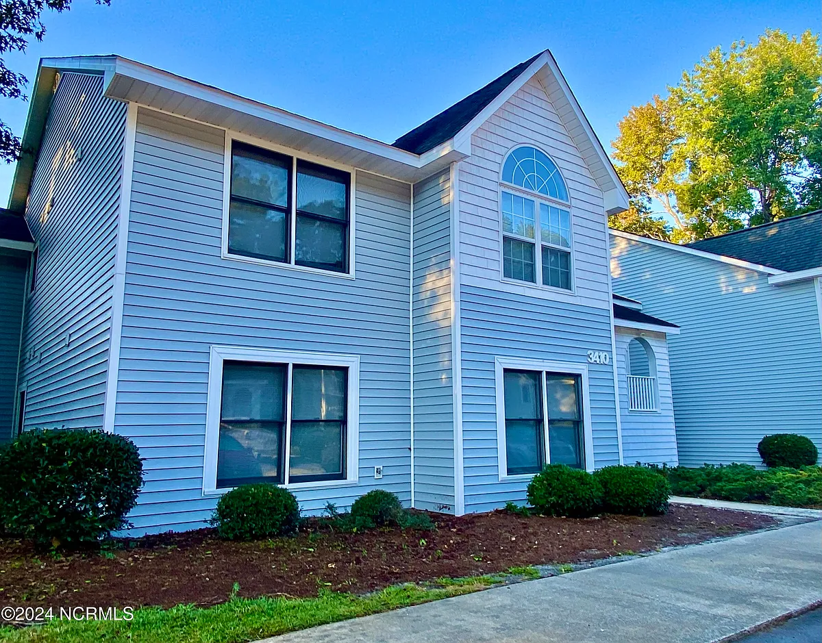 Photo 1 of 6 - 3412 S Evans St #B - Greenville, NC Primary Photo - 3412 S Evans St #B