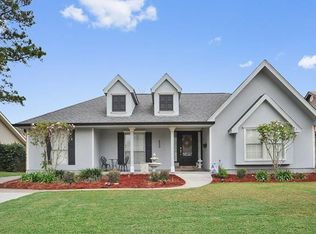 833 Marlene Dr, Gretna, LA 70056