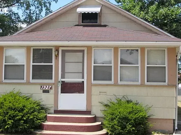 1927 S Taylor St, South Bend, IN 46613