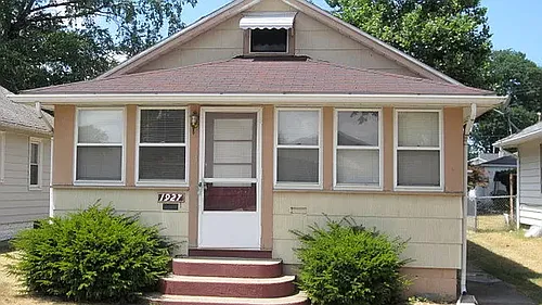 1927 S Taylor St Photo 1