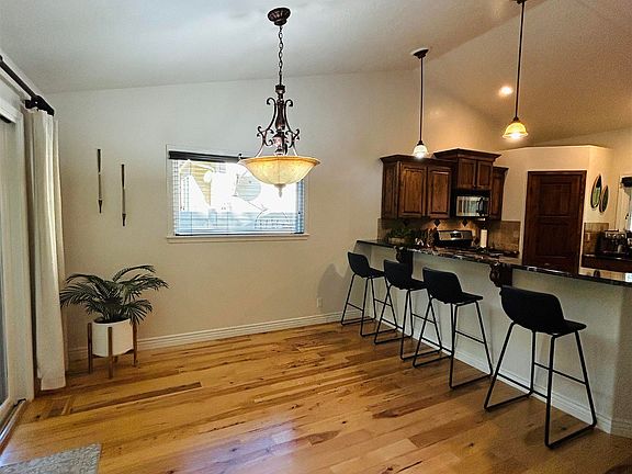 5th image of 699 N Shadowridge Ave