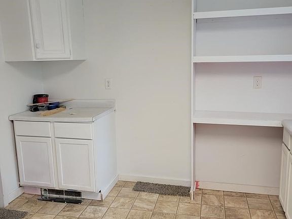 2nd image of 810 Tipton St