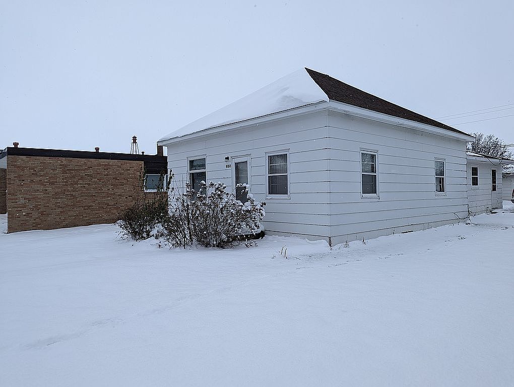 205 3rd St SE, Hallock, MN 56728 Zillow