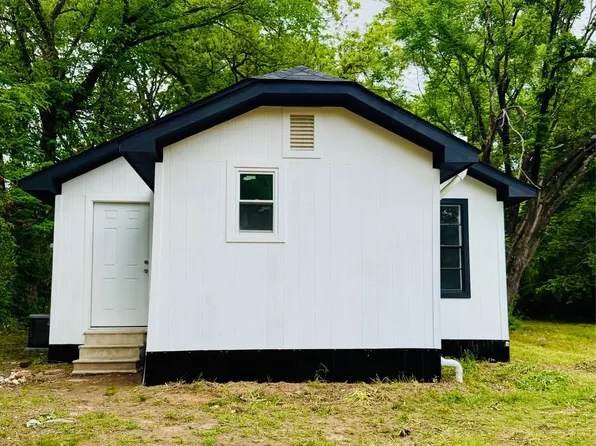 1712 Plant St, Texarkana, TX 75503