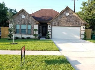 5238 Burma Rd, Houston, TX 77033