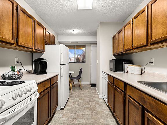 2nd image of 26-636619 22nd Ave #636619