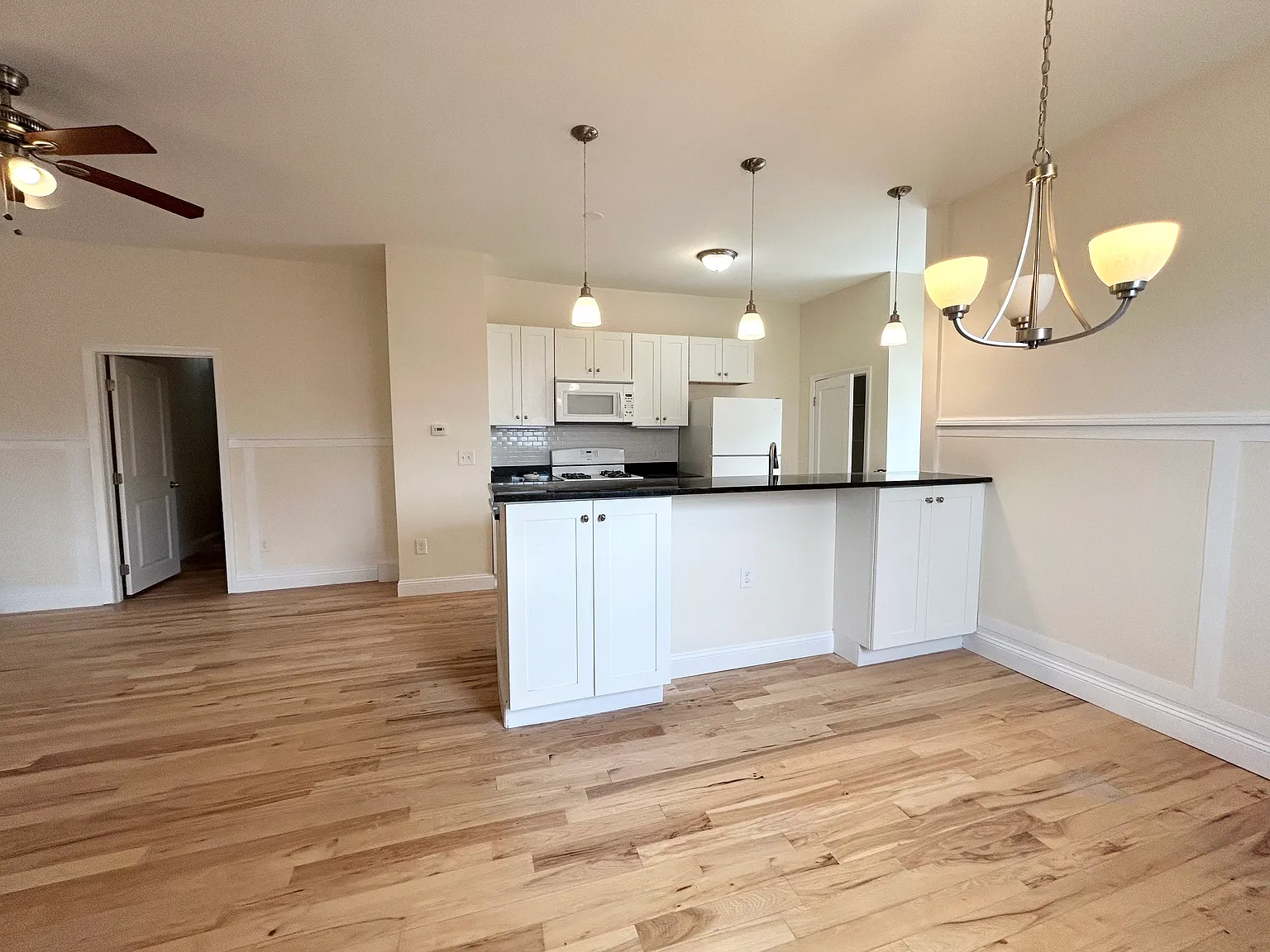 3 bed, 1200 sqft, $2,600 — Photo 4