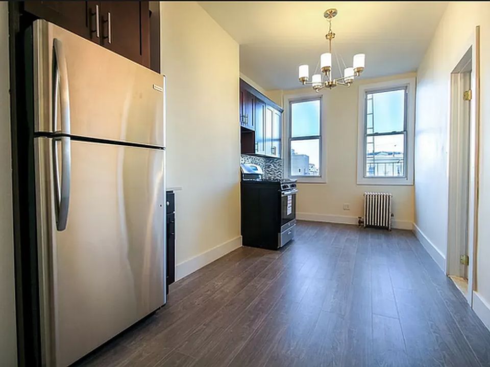 1st image of 161 Troutman St APT 3R