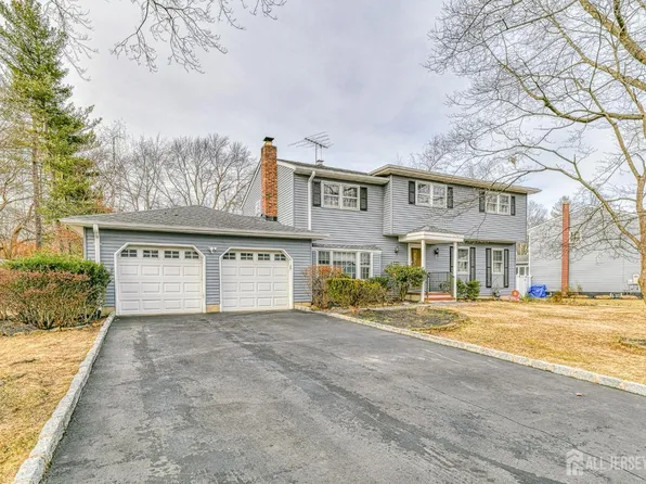 790 Hoover Dr, North Brunswick, NJ 08902