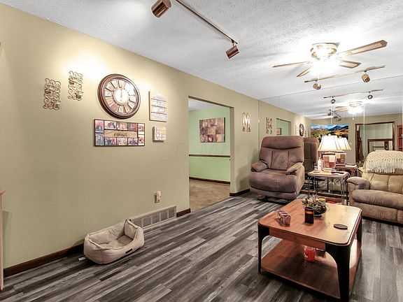 4th image of 1109 Tiffany Dr