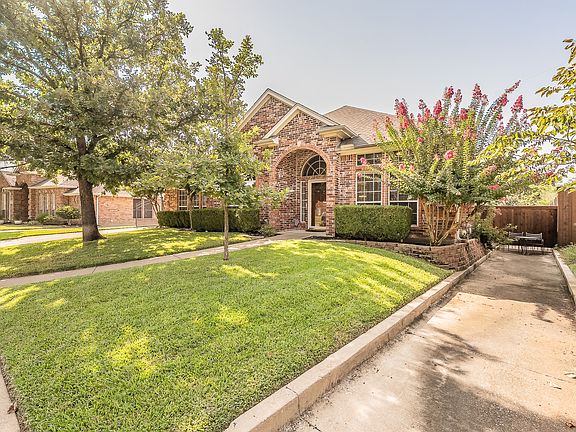 3rd image of 8152 Vine Wood Dr