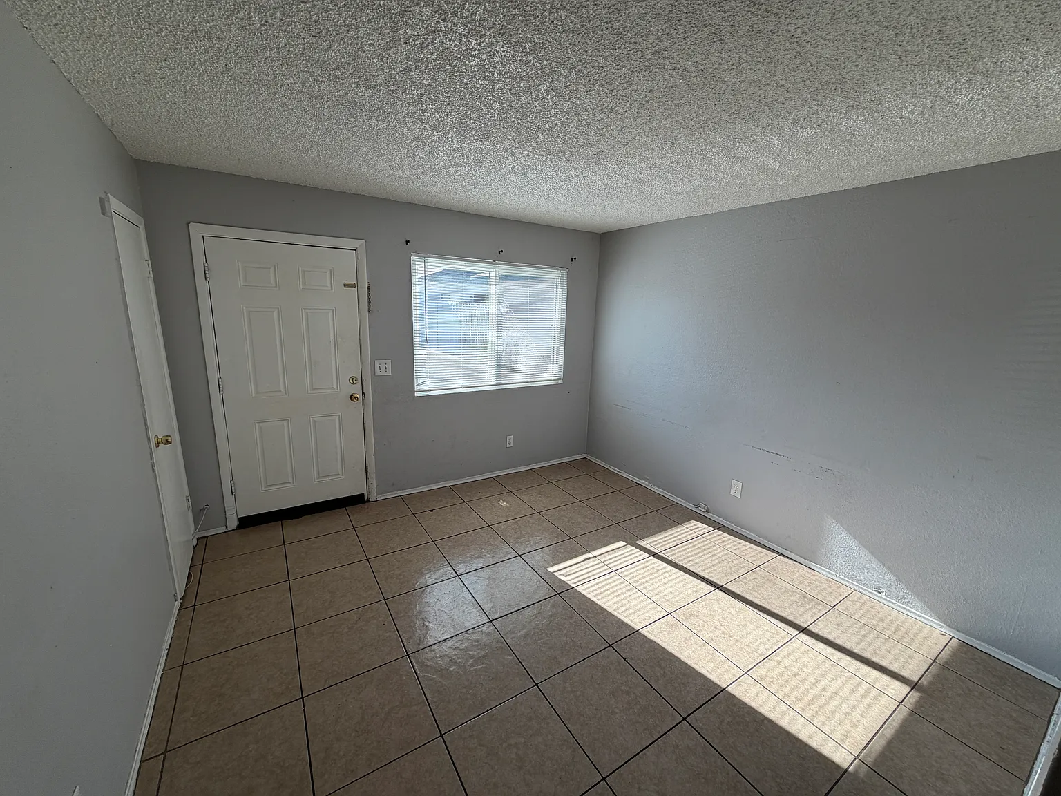 2 bed, 750 sqft, $1,095 — Photo 4