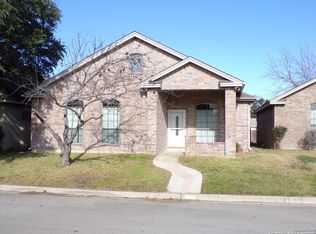 26 Leona Hts, Uvalde, TX 78801