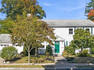 17 Madison Ave #17, Newtonville, MA 02460