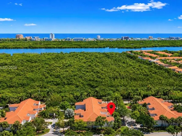 1135 Cherrypalm Ln, Hollywood, FL 33019