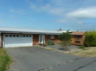 8218 Maritime Dr, Clinton, WA 98236