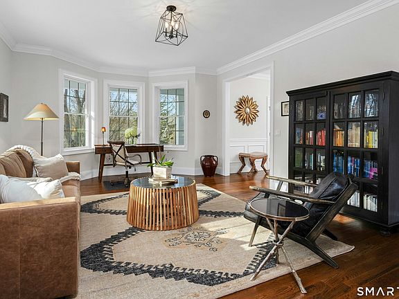 5th image of 158 North Seir Hill Road