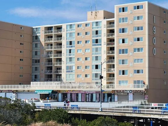 2nd image of 1900 Boardwalk Unit 109