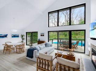 10 Harvest Ln, East Hampton, NY 11937