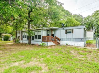 1900 Long Cir, Azle, TX 76020