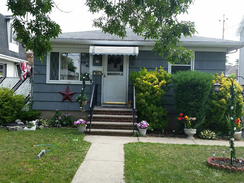 1st image of 430 Isabella Ave