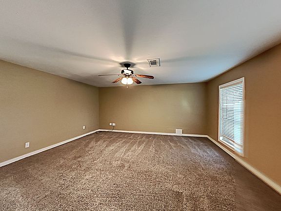 5th image of 16914 Forest Bend Ave