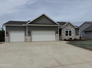 2226 Gunn Rd, Holland, OH 43528
